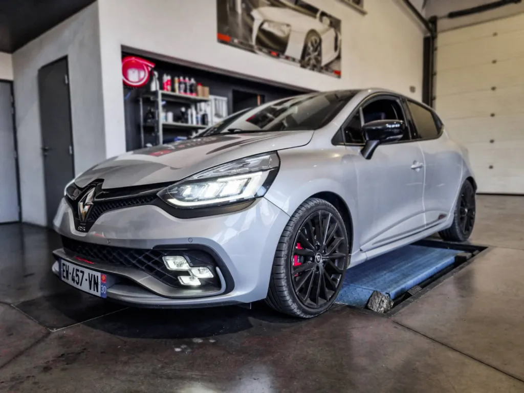 Installation Cold side renforcé Airtec Renault Clio 4 RS Trophy 1.6T 220