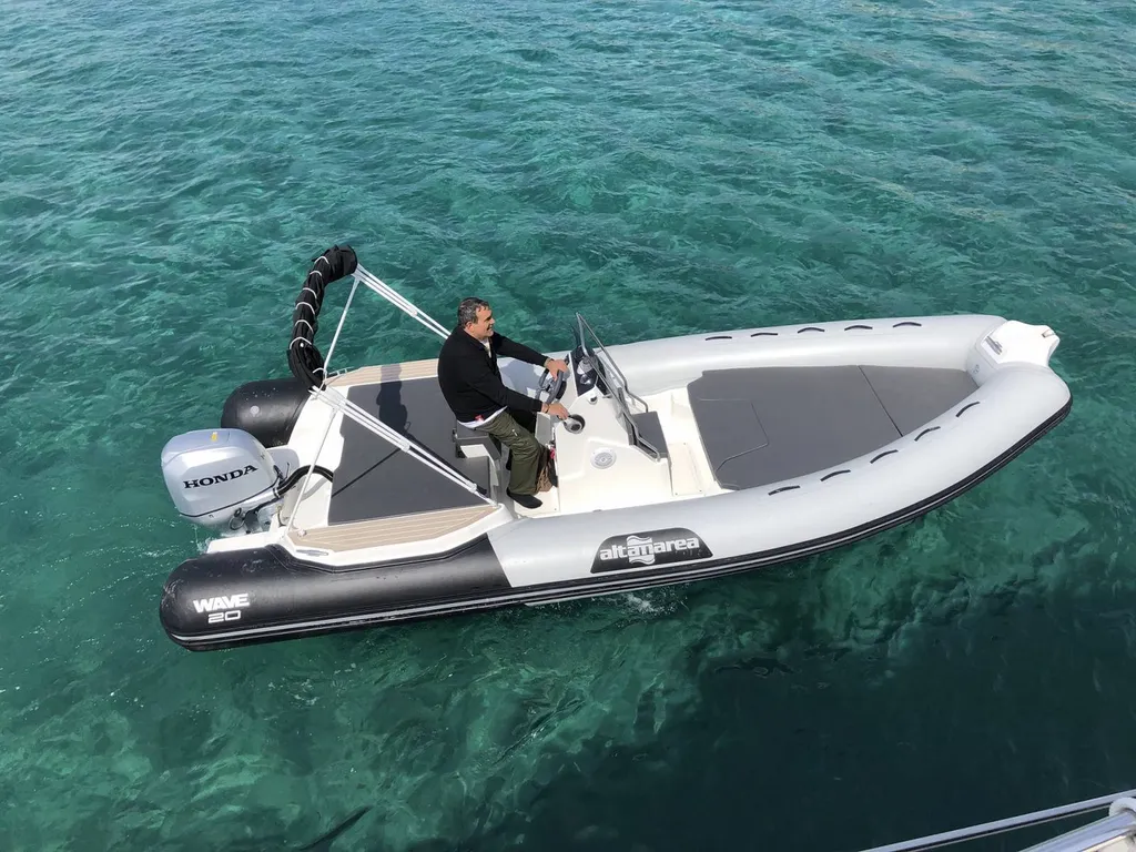 Achat d'un bateau à moteur avec place de port à Bandol