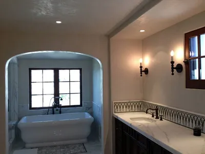 MURS SALLE DE BAIN EN TADELAKT A LOS ANGELES