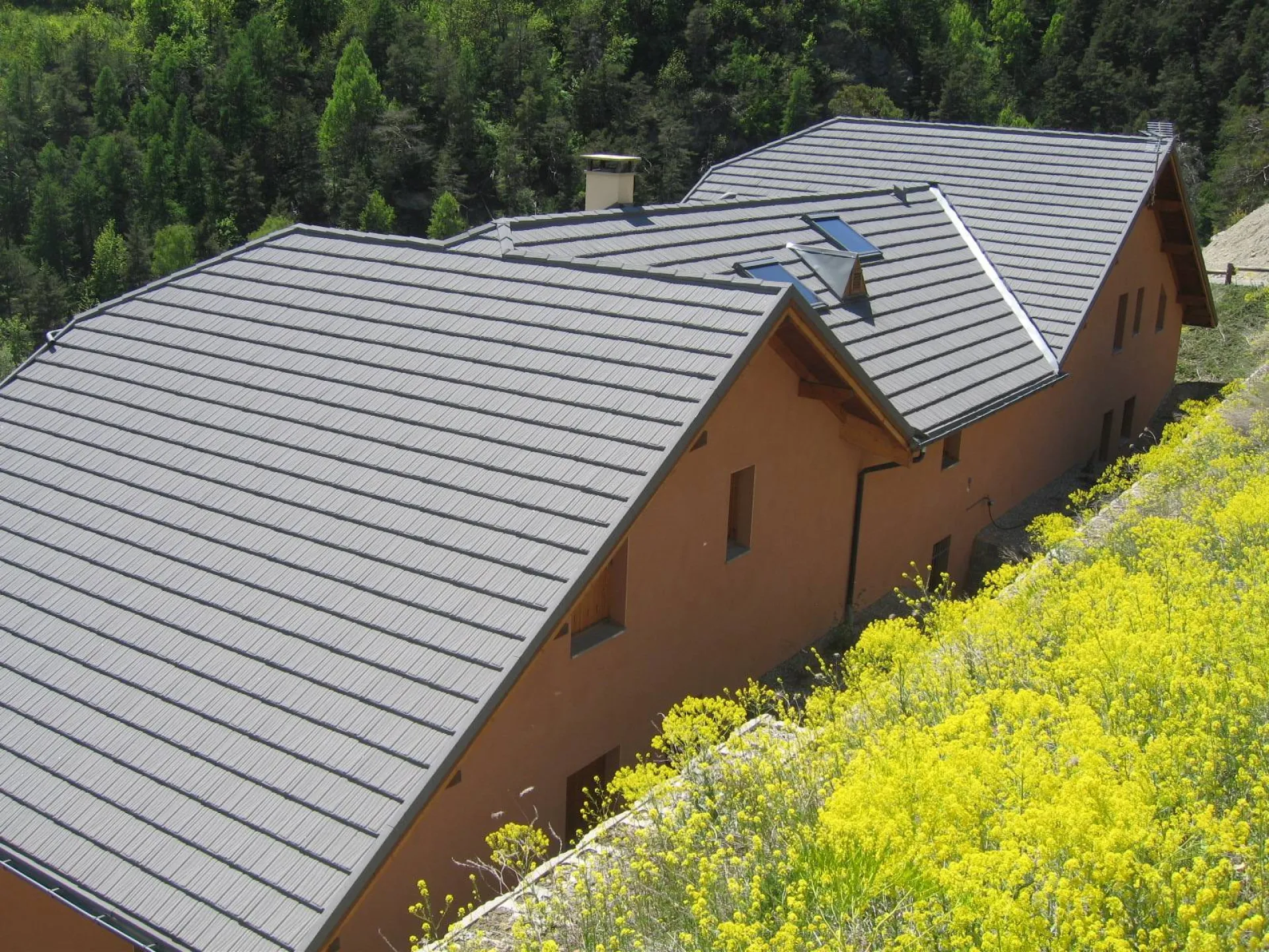 Tuile métallique GERARD CORONA Ashwood à Briançon