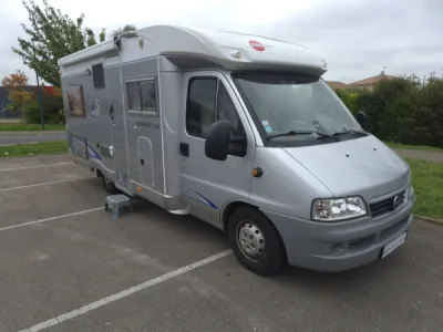 Vente d'un T602 de 2006 de chez  BURSTNER sur porteur FIAT 2.8L JTD 127CH réputer dans le camping-car