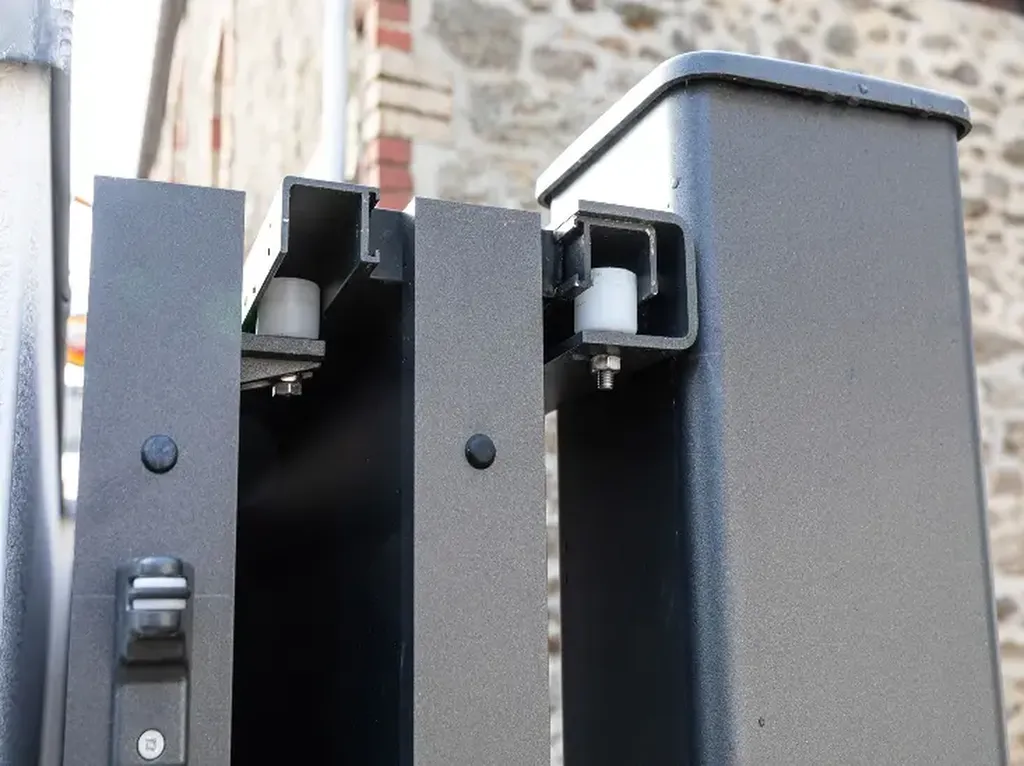 Finitions de portail et équipements disponibles​ dans notre agence en Corse