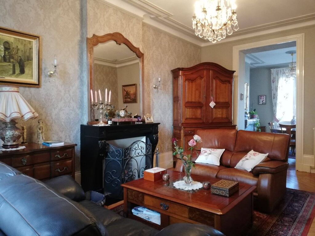 A acheter Maison de Maître du XIXème siècle à pied des commerces et écoles Eure 27