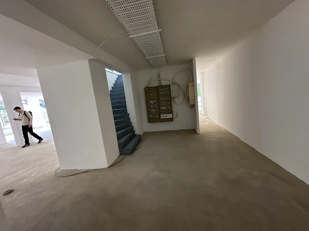 Location - Local commercial 2050 m², La Villette, Quai de la Marne 75019 PARIS