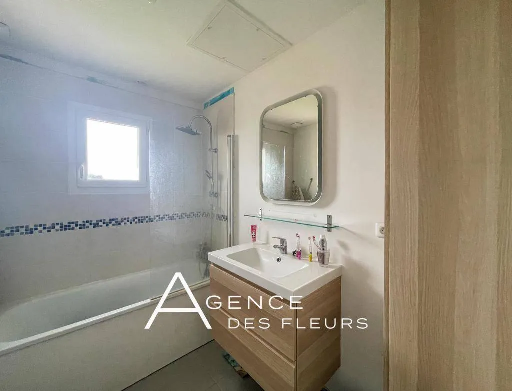 A vendre pavillon sous décennale de 90 m² sur la commune de GRAND BOURGHTEROULDE 27520