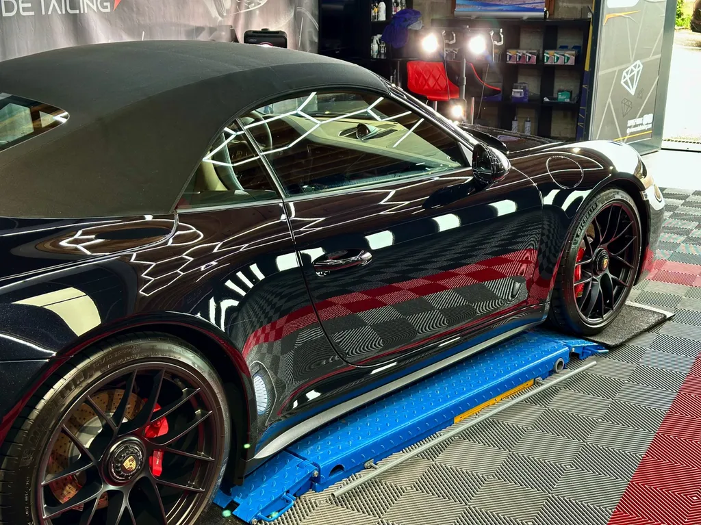 Detailing auto traitement céramique lyon protection carrosserie Porsche 911