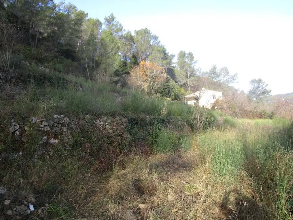 VENDU! Terrain de 2102 m² - SOLLIES-TOUCAS