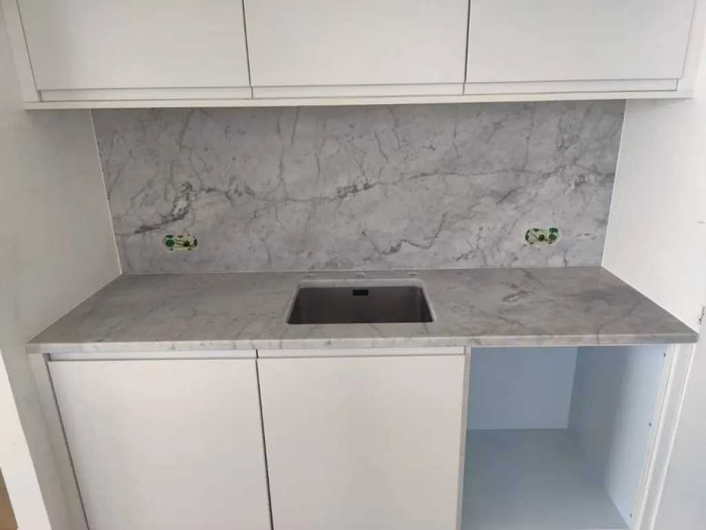 Marbre Blanc de Carrare pour salle de bain et cuisine livraison entre Nîmes et Montpellier