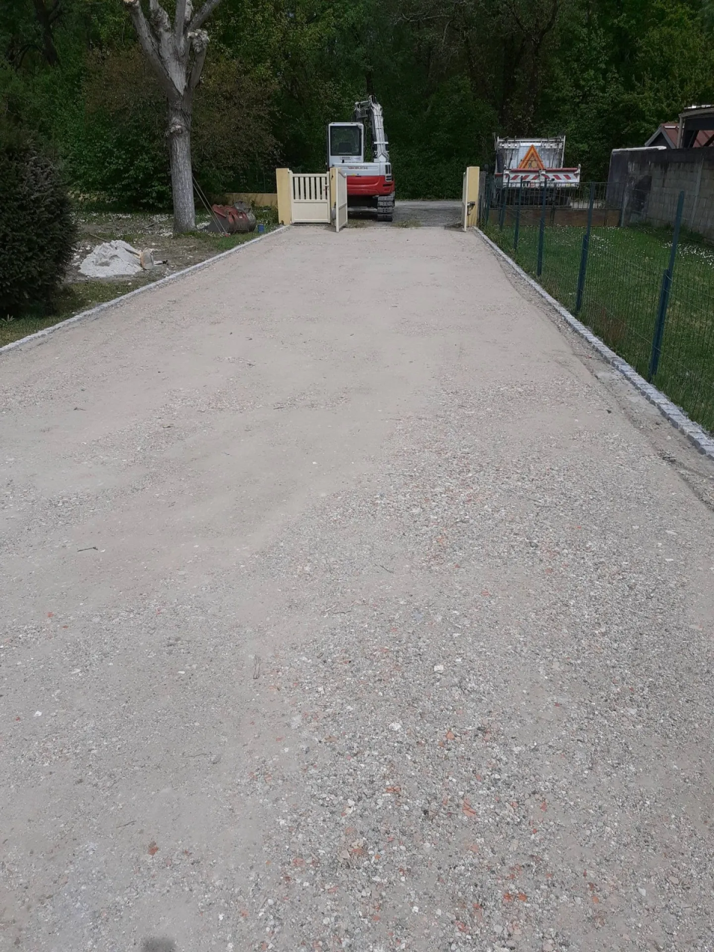 Entreprise spécialisée dans la création de chemin ou d'allée dans un jardin chez un particulier à CESTAS près de Bordeaux en Gironde