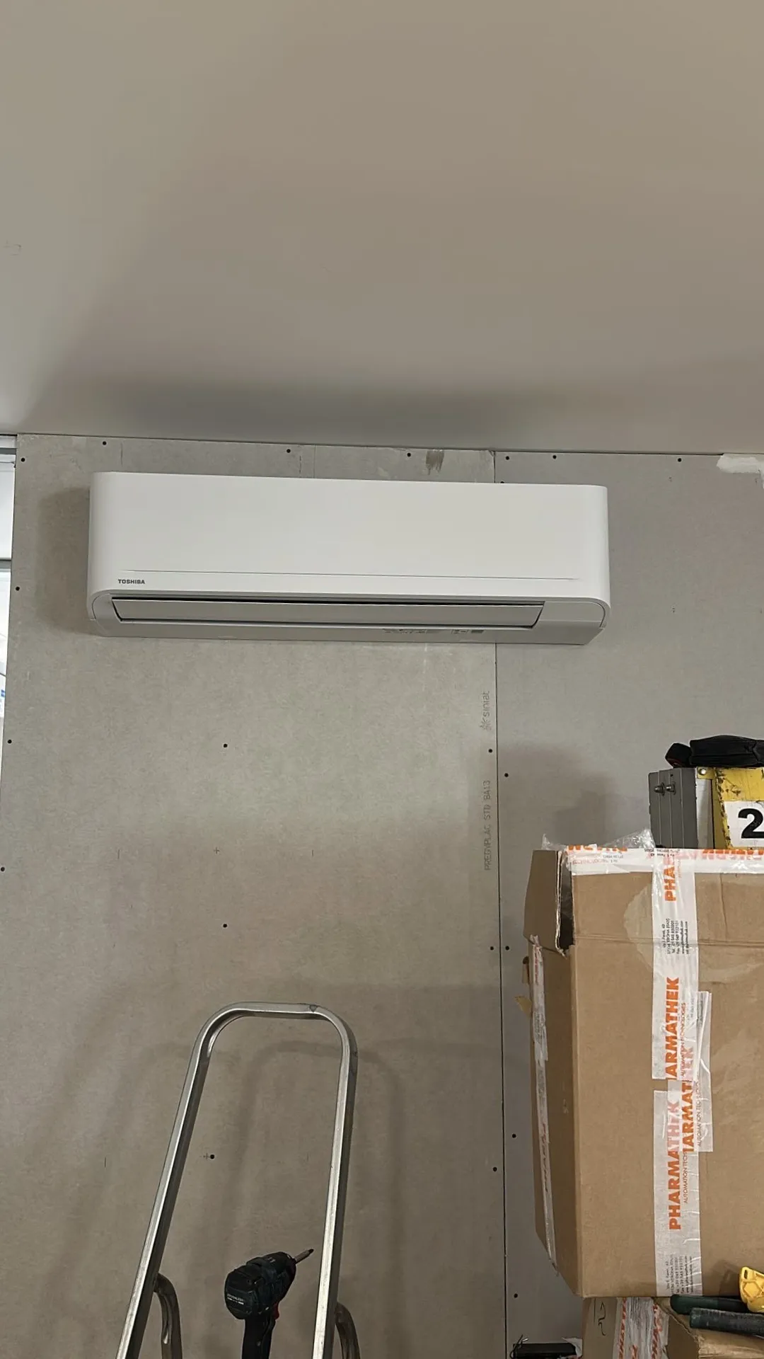 installation de deux mono et un bi-split  Toshiba 