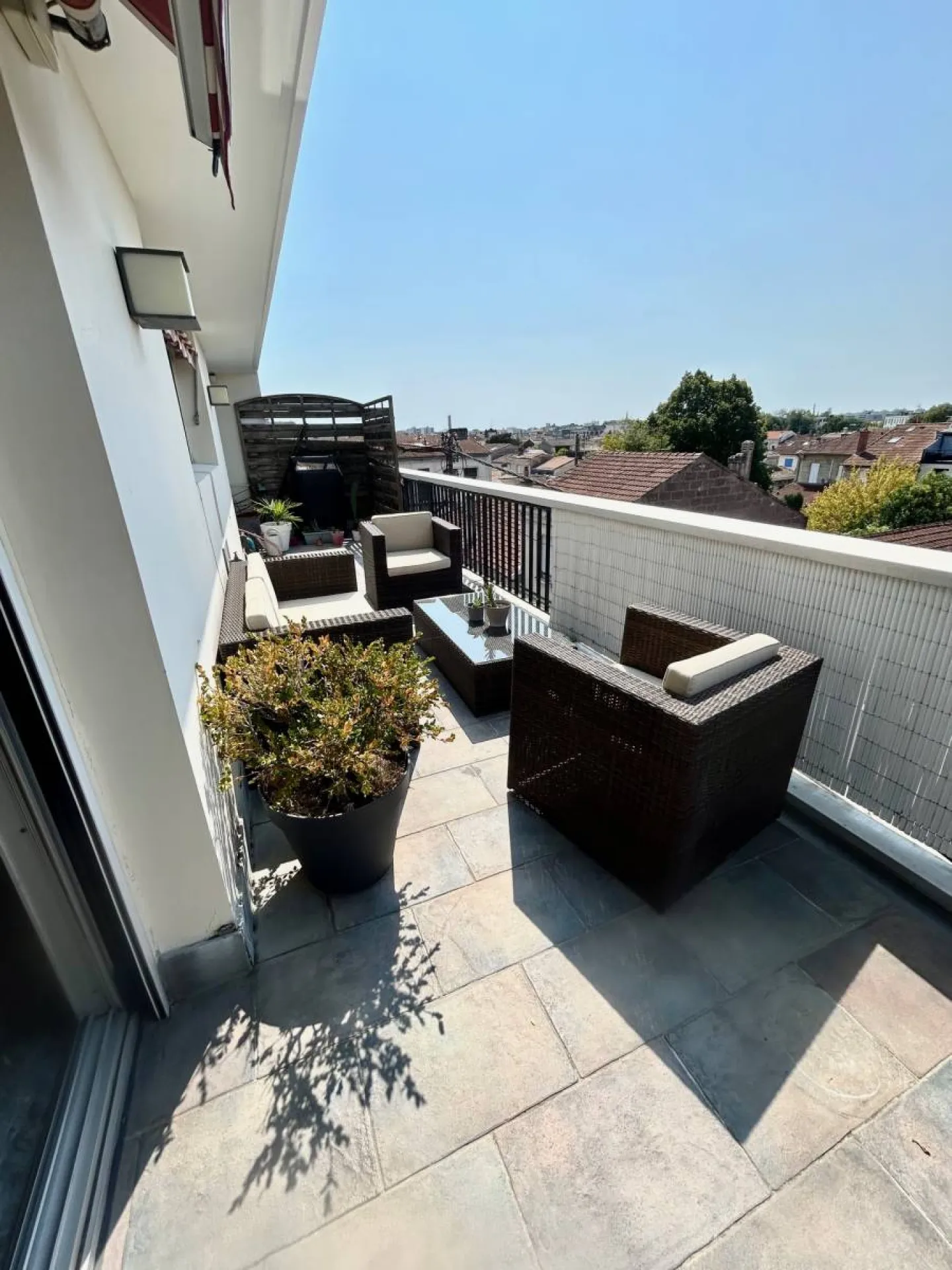 Agréable appartement T4 dernier étage avec terrasse Bordeaux Caudéran  