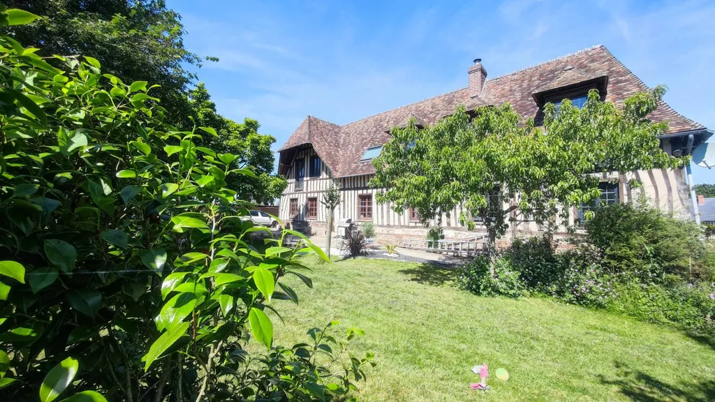 Normande lumineuse de caractère de 175 m² sur 1626 m² de terrain arboré, entre Yvetot et le Havre proche de la Seine, en Normandie (76)