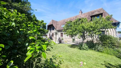 Normande lumineuse de caractère de 175 m² sur 1626 m² de terrain arboré, entre Yvetot et le Havre proche de la Seine, en Normandie (76)