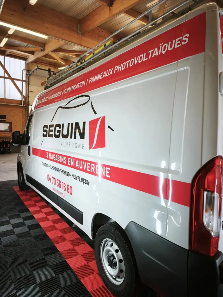 Floquage personnalisé pour véhicule Seguin Duteriez à Clermont-Ferrand avec marquage professionnel et visibilité optimale