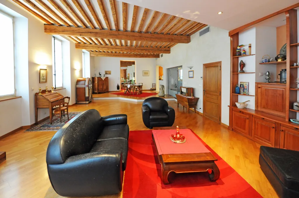 Avignon Intra-Muros, Hôtel particulier du XIVème siècle à vendre   