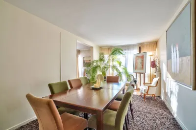 Visite virtuelle d'un appartement à Neuilly sur seine dans le 92