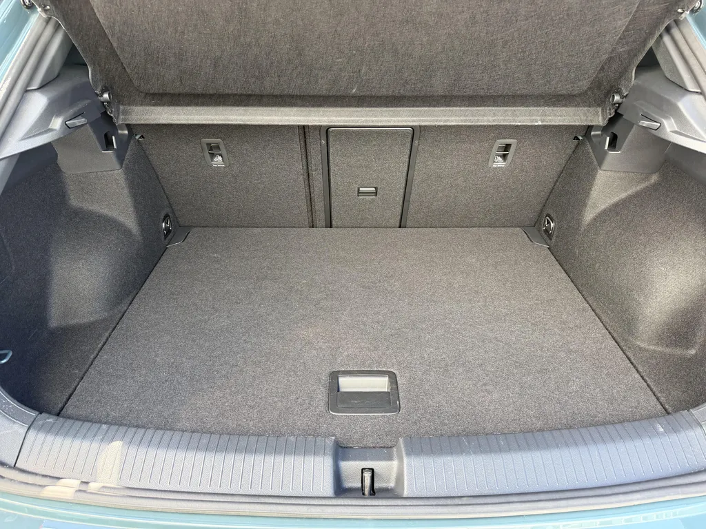 Achat voiture occasion VOLKSWAGEN T-Roc R-Line à proximité de Le Havre : découvrez ce SUV diesel automatique récent