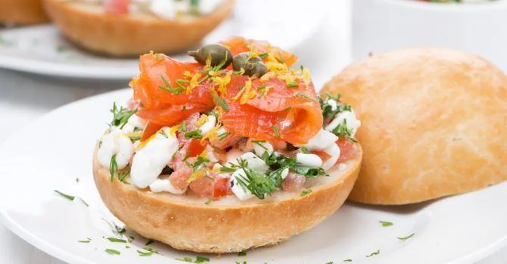 Livraison de plateau repas le midi comme une tartelette aux légumes 