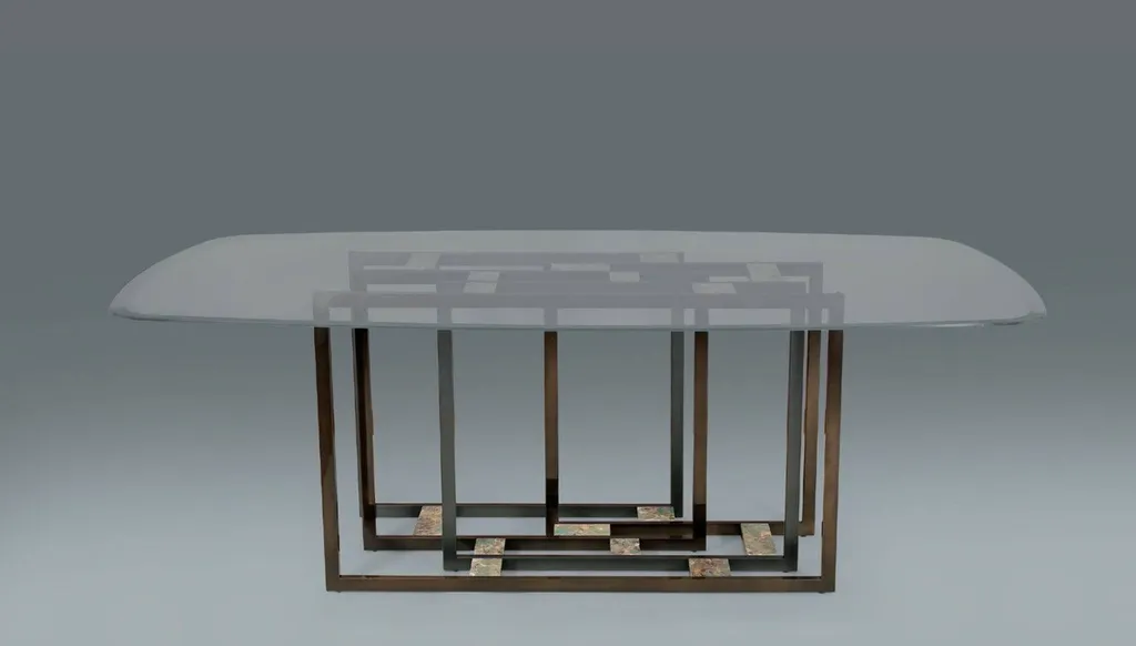 table de repas avec piètement original à hyères