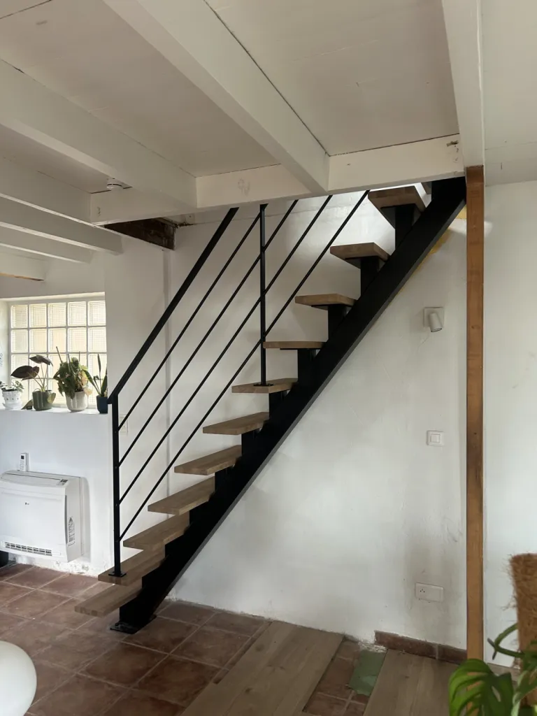 Fabricant d’escalier, acier, droit patine à l’ancienne sur la commune de Sainte Consorce, ( proche de Marcy Étoile )