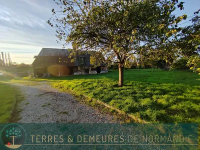 A acquérir terrain à bâtir d'environ 1 200 m² et grange à rénover, à 5 minutes de Bourg-Achard 27310