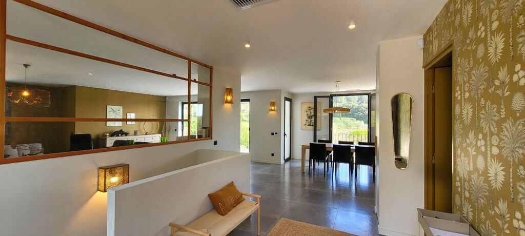 A vendre maison Cassis dans les vignes, entièrement rénovée, très jolie vue dégagée 