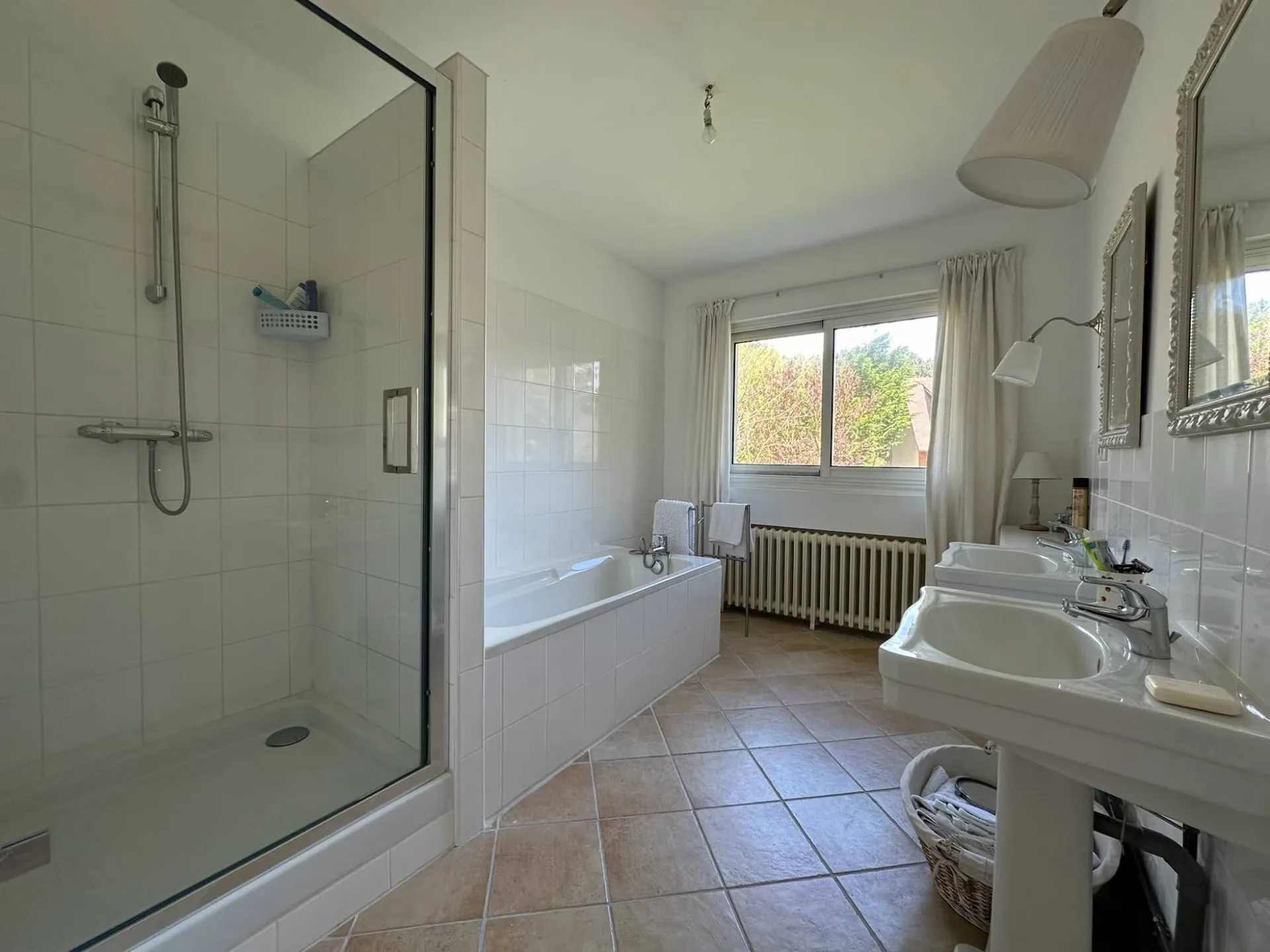 Achat maison avec 2 salle de bains et un sous-sol proche de la mer
