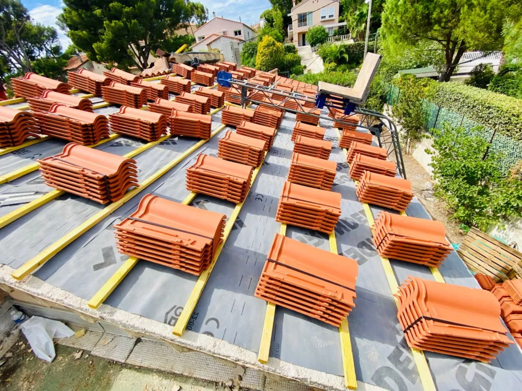 mise en place des tuiles prés de aix en provence