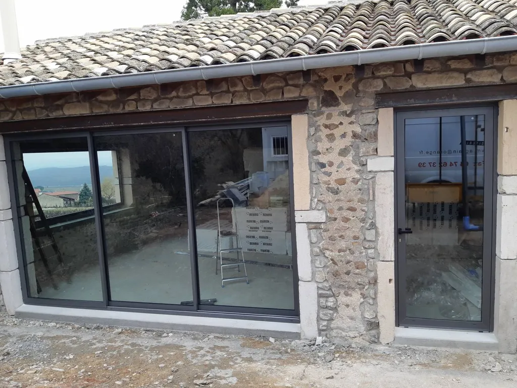 pose en rénovation sur maison ancienne à Morgon dans le beaujolais