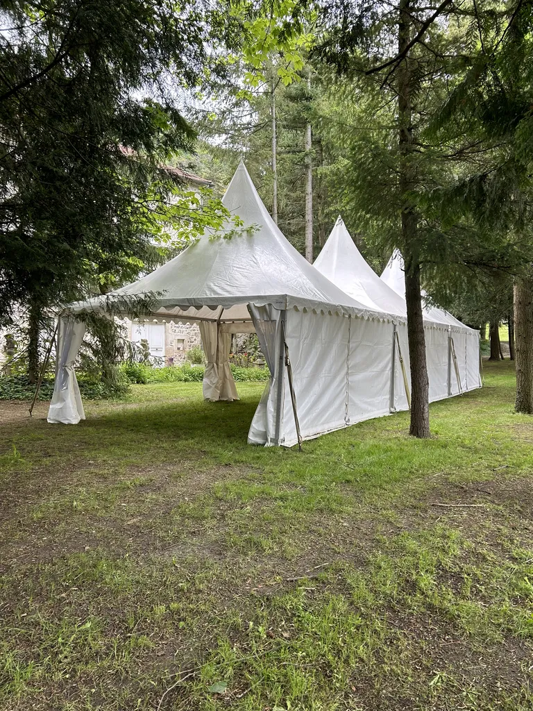 Location de trois pagodes pour une fête de famille à Yssingeaux