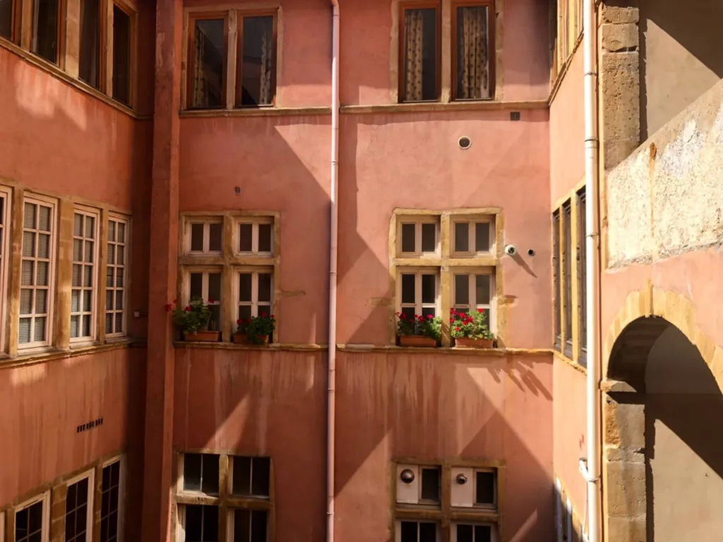 Appartement dans bel immeuble ancien à Lyon 2ème