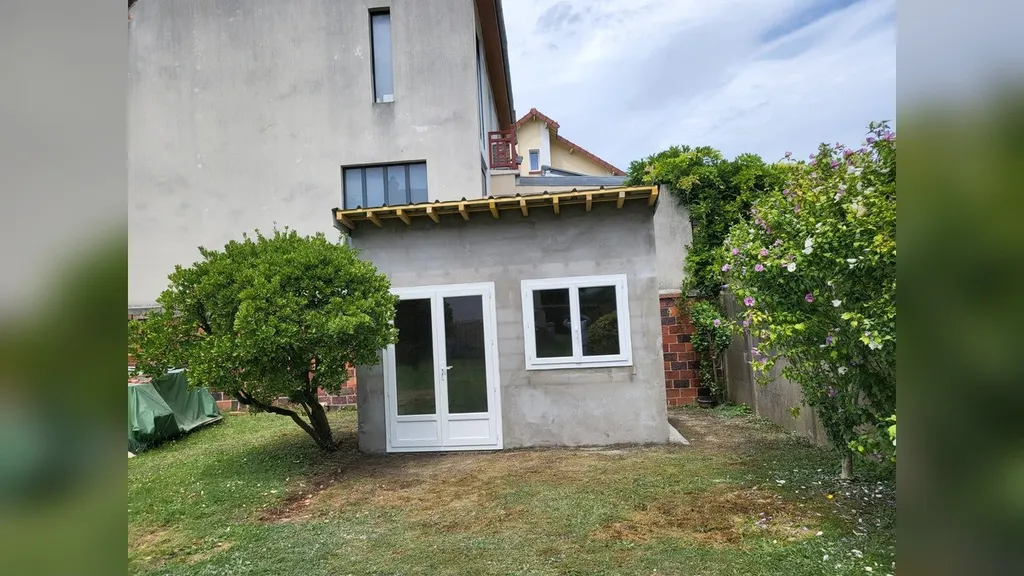 Extension de plain-pied réalisée par nos équipes, menuiseries posées à Fontenay-aux-Roses proche de Sceaux