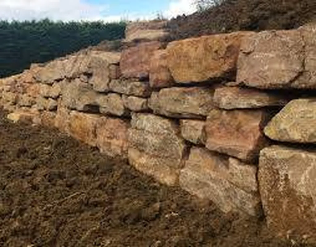 Création d'un enrochement de soutènement à Fuveau dans les Bouches du Rhône