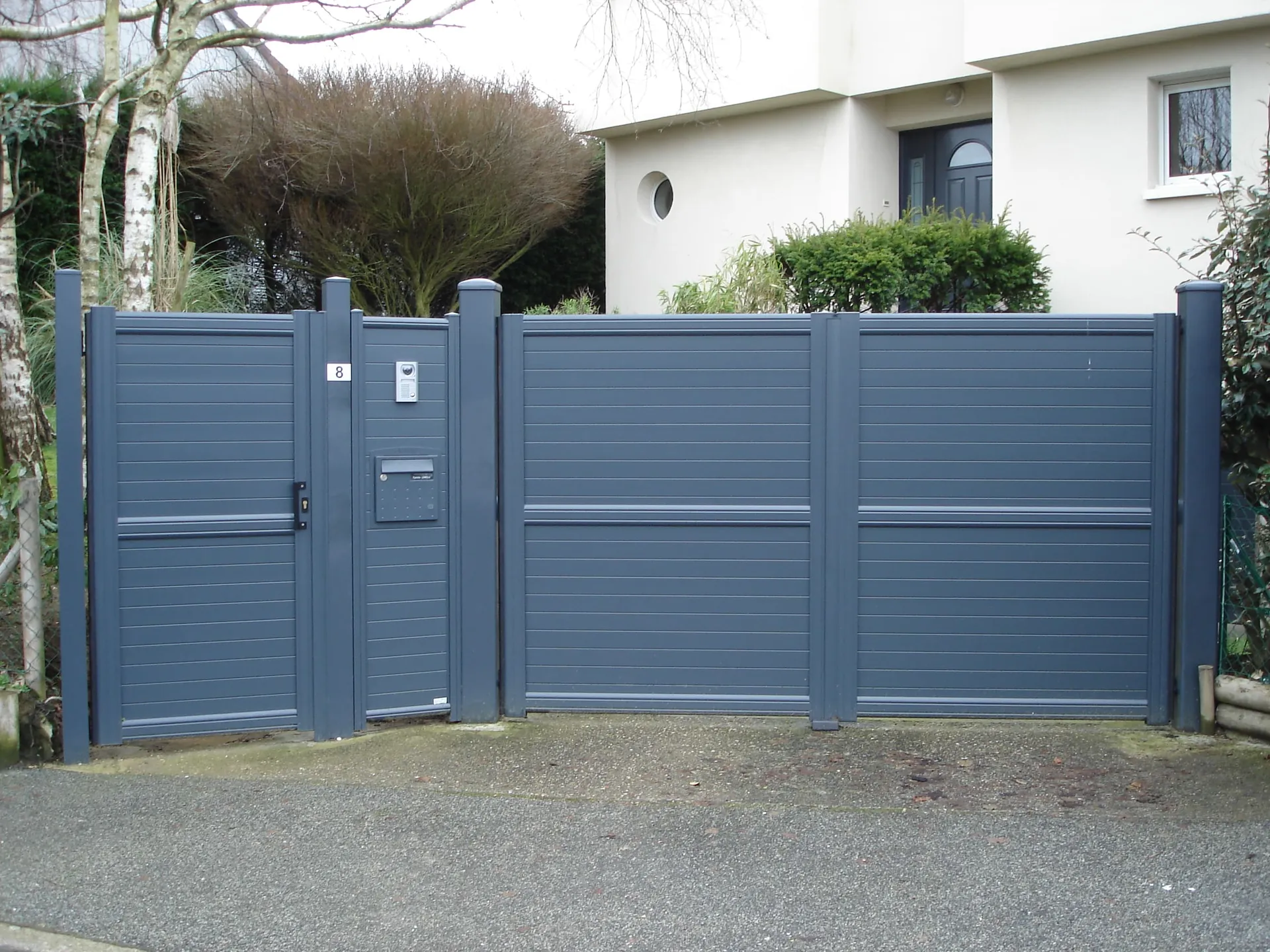 Installation de Portail Aluminium Battant Motorisé, un Modèle Sur-Mesure Design à Rouen en Seine-Maritime 76 et Sotteville-lès-Rouen