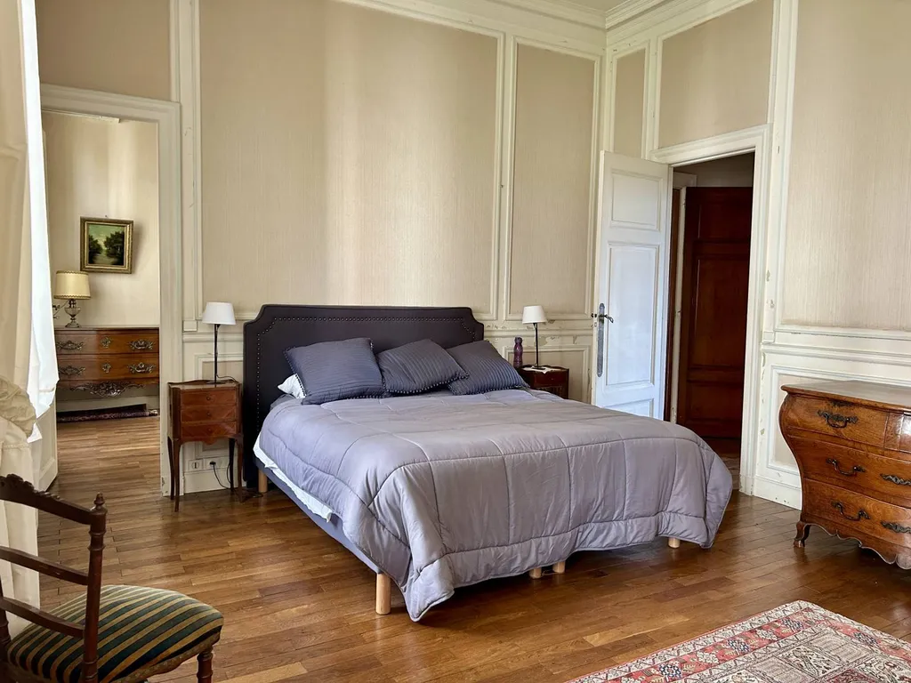 Acheter une Maison Bourgeoise  à BORDEAUX  Chateau Labottière /Jardin Public  proche Barrière du Medoc Double Garage Jardin Piscinable sous-sol 100M2 Prestations anciennes