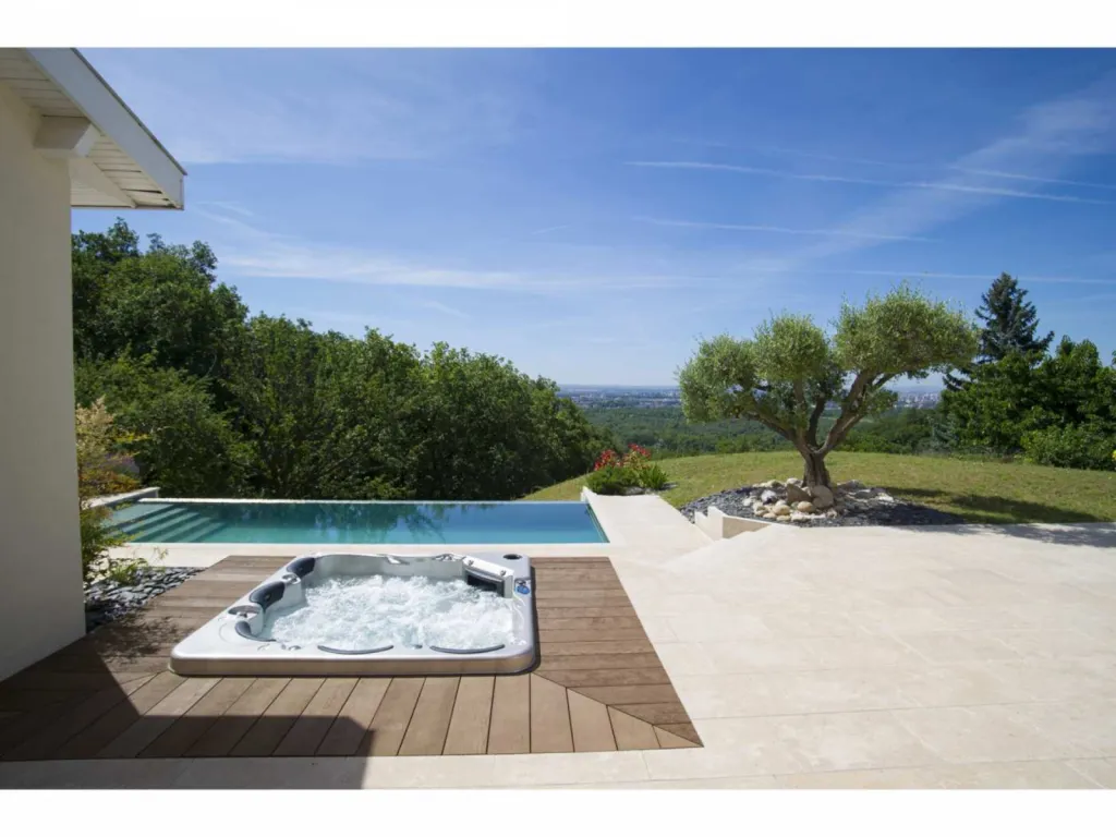 photos de spas en situation avec bain bouillonnant