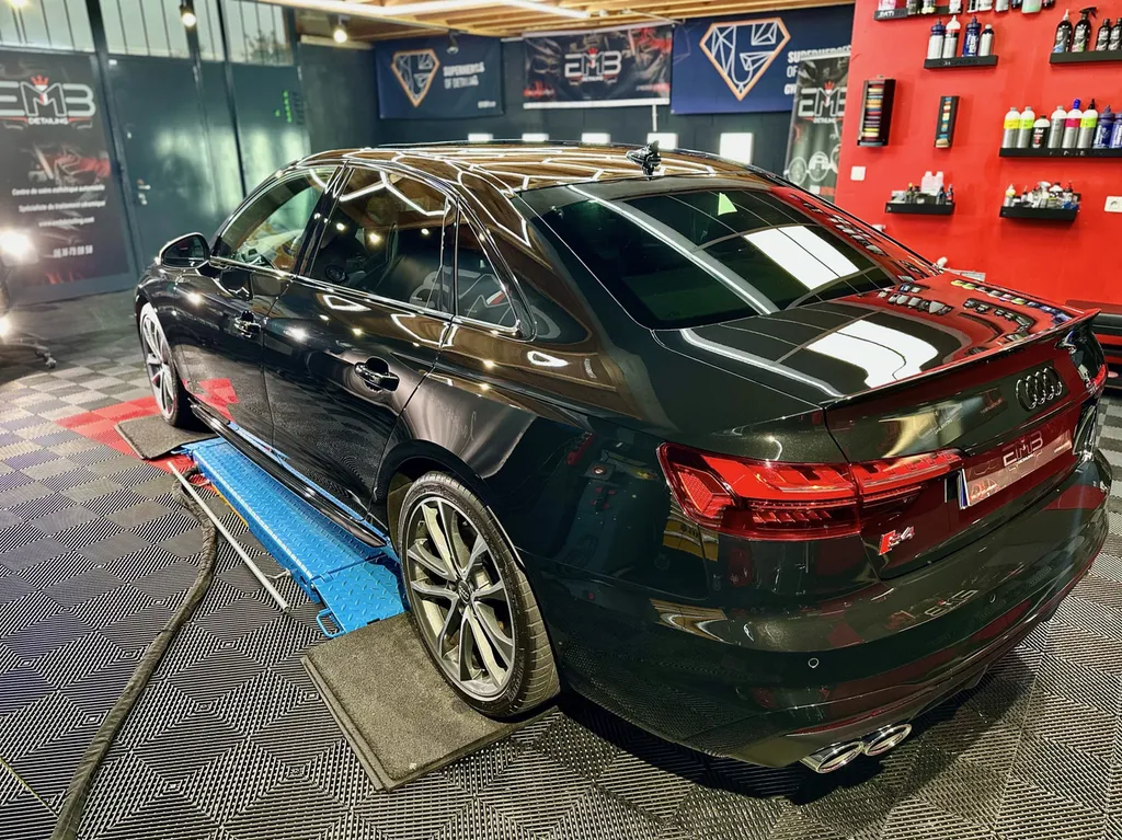 Detailing automobile Audi S4 spécialiste du traitement céramique sur Lyon 
