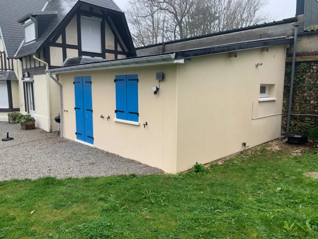 Réalisation de volets fibre résine sans entretien aspect bois secteur Bordeaux St clair, Etretat, St Jouin Bruneval, Fécamp proche Goderville (76)