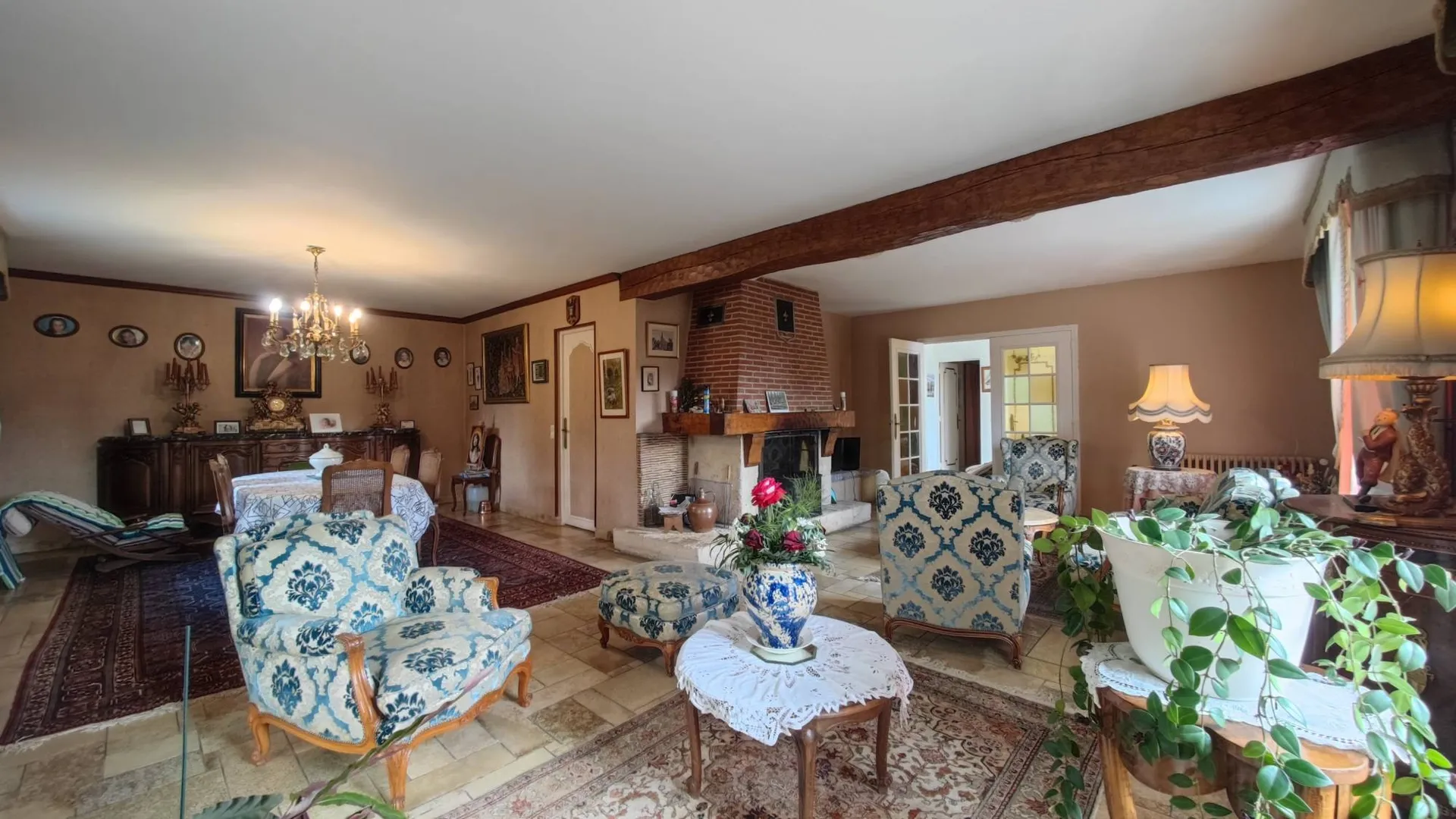 Propriété de 400 m² bâtie sur 4017 m² de terrain au calme et sans vis à vis