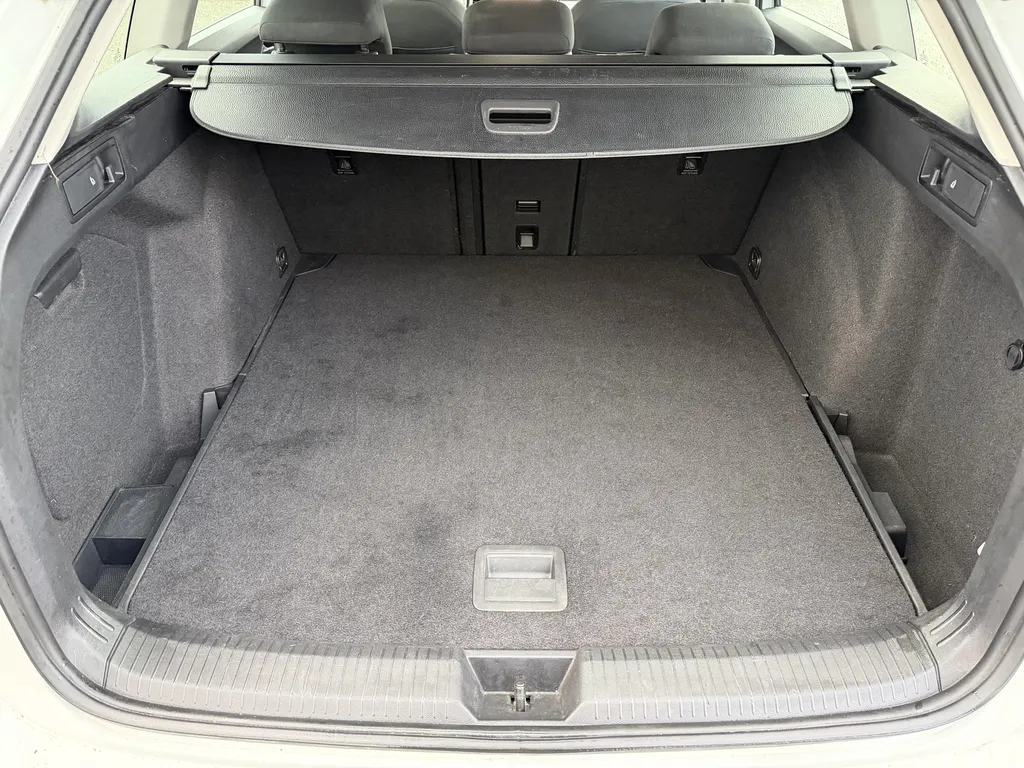 Volkswagen Golf SW occasion 2.0 TDI 115 DSG7 Life Business disponible chez votre concessionnaire au Havre en Normandie