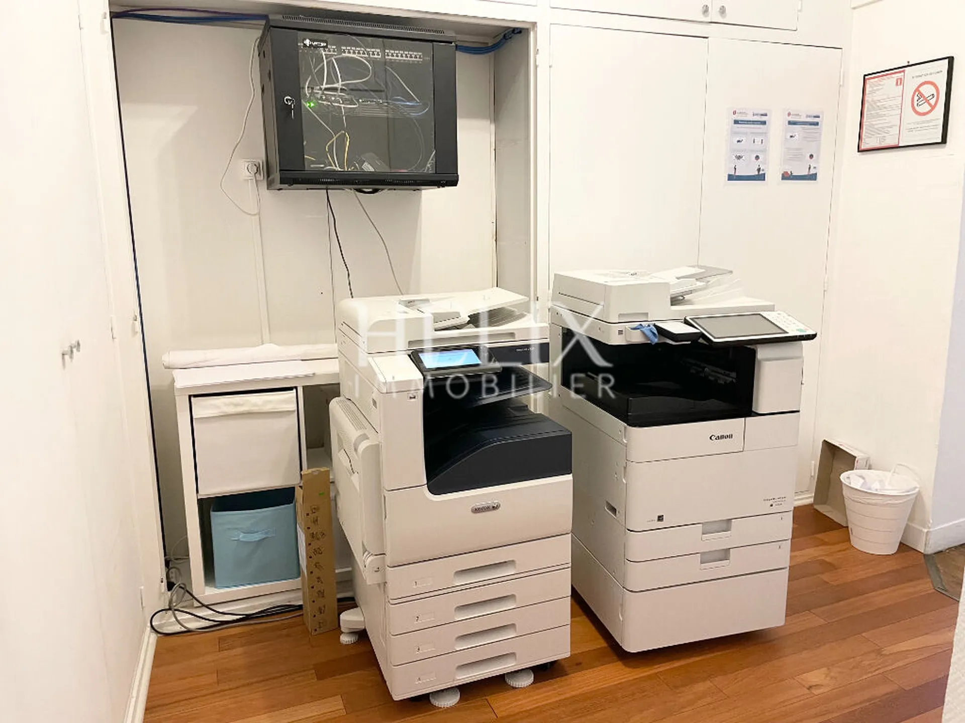 Bureau / local professionnel  de 80 M2 face au château de  Saint Germain en Laye