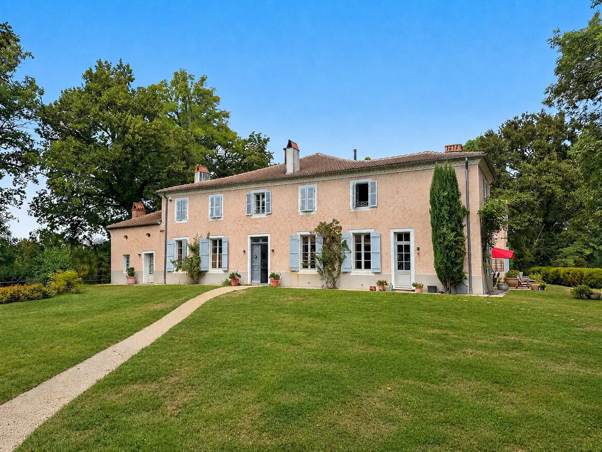 Maison 17 pièces 660 m² · à Morcenx-la-Nouvelle · 660 m² · 1 800 000 €