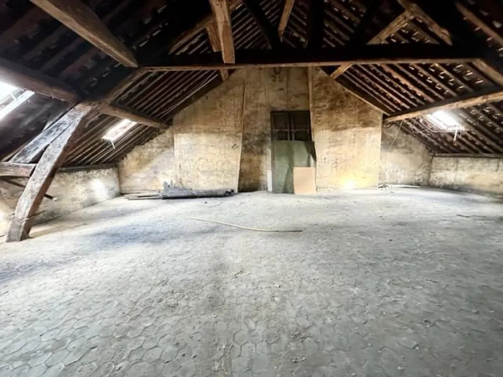 A vendre bel appartement de 70 m² au 1er étage d'une résidence calme et sécurisée