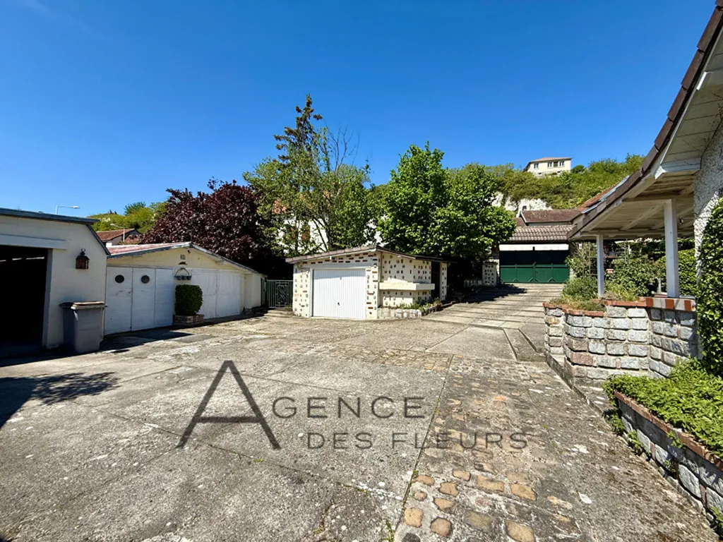 A vendre maison de 90 m² sur sous-sol total édifiée sur un terrain de 1350 m² située à SAINT AUBIN LES ELBEUF
