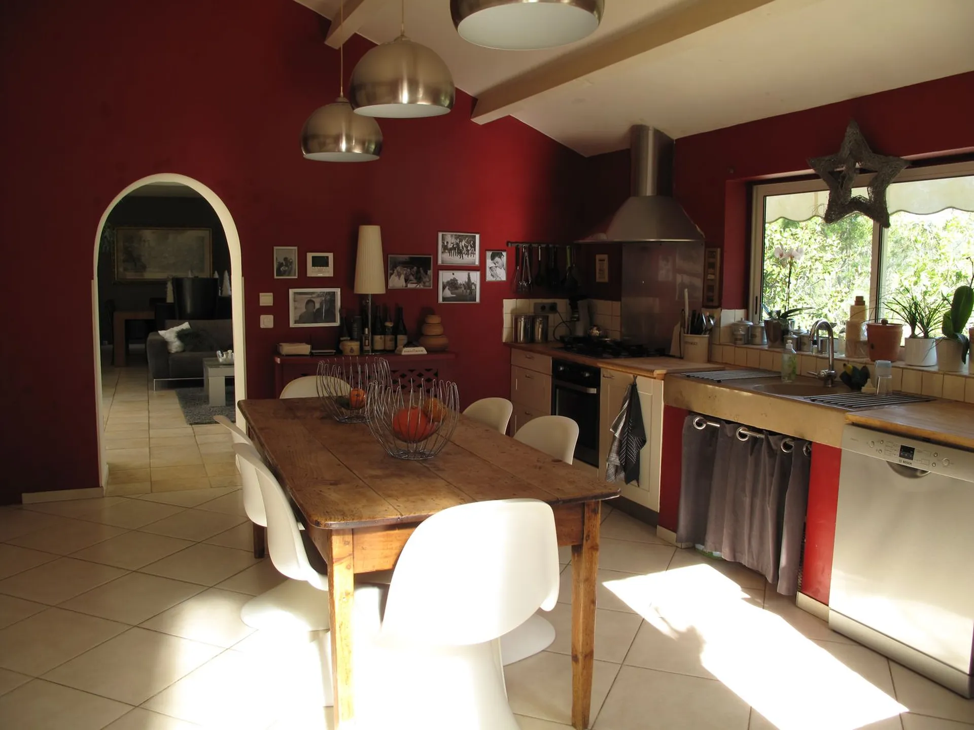 Maison de caractère 6 Cassis dans cadre verdoyant, au calme, avec piscine et dépendance