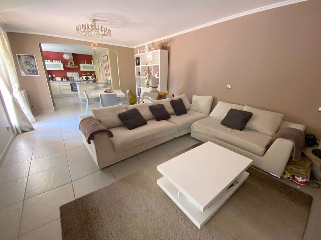 a vendre villa avec piscine chauffée roquefort la bédoule