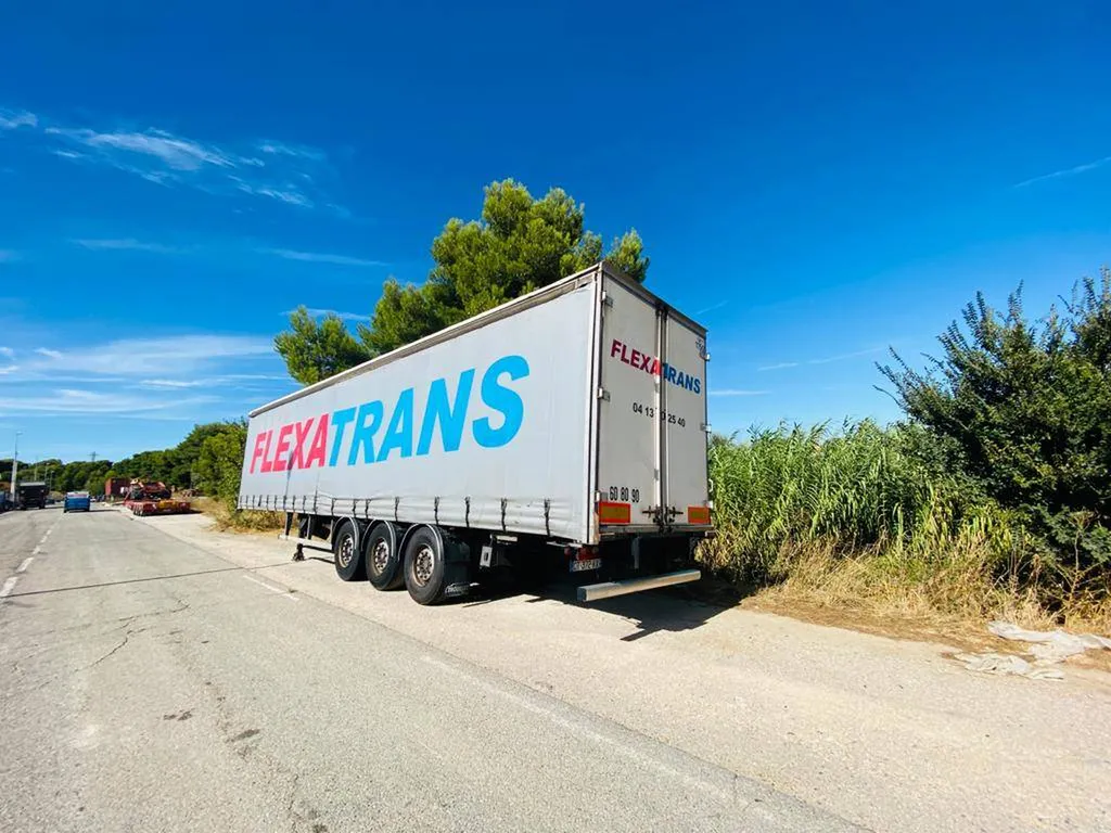 Camions routier disponibles pour les chargements en urgence à Marseille