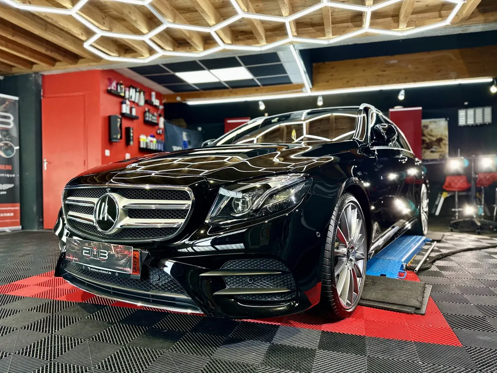 Mercedes E400 – Préparation esthétique haut de gamme & traitement céramique professionnel à Lyon et alentours 