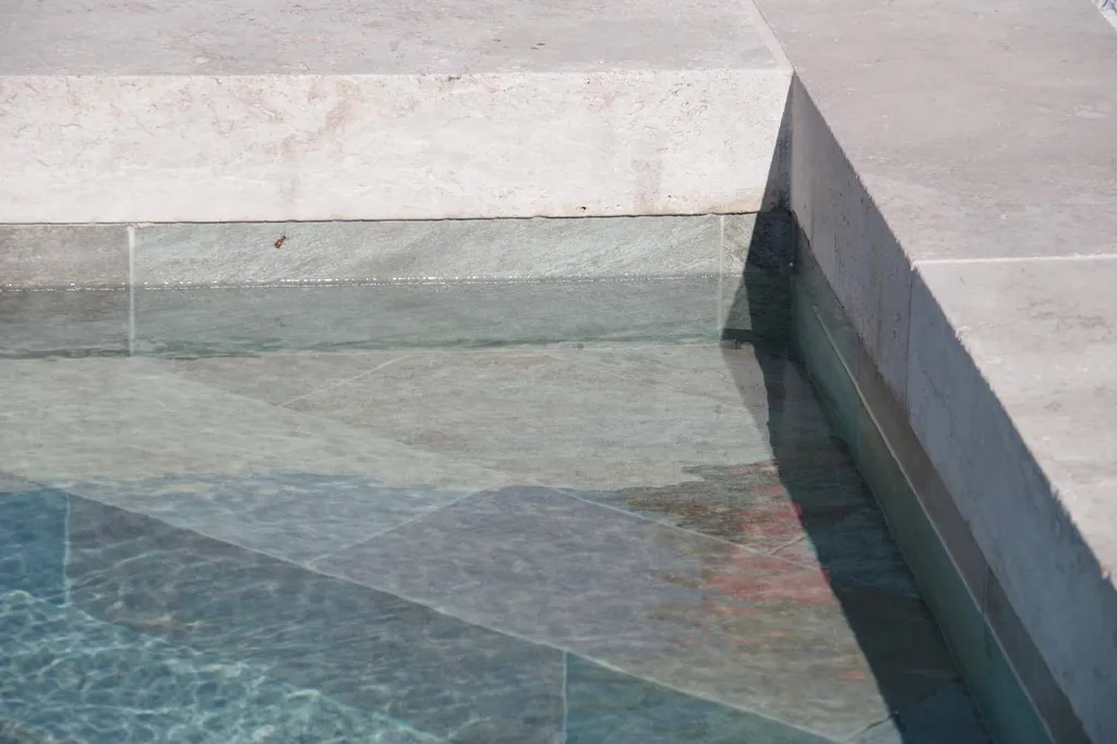 Où acheter des margelles XXL pour ma piscine à Ambarès et Lagrave près de Libourne ?