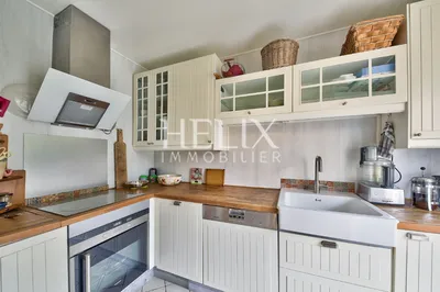 Maison 7 pièces 180 M² avec 4 chambres sur l'île de Migneaux avec une piscine proche de Poissy et de Villennes sur Seine dans un cadre de vie idyllique